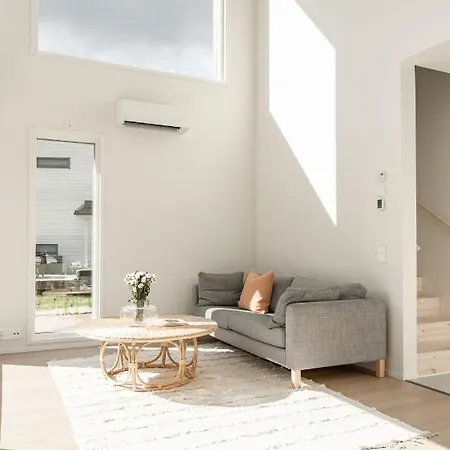 Lovely 3 Bedroom House For 6 Apartamento Vantaa