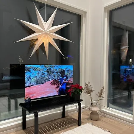 Lovely 3 Bedroom House For 6 شقة